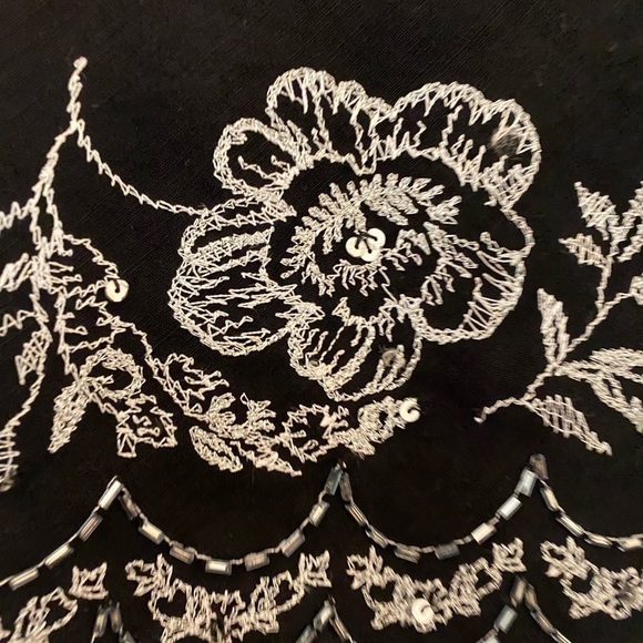 Ann Taylor Loft A-Line black skirt, size 4.  Fully lined.  Side zipper. - Picture 3 of 6